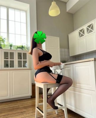 Николь Проездом, тел.  — шлюха по вызову