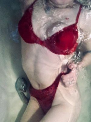 Киса, эротические фото