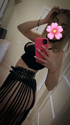 Real Sofa indi, ню-фото взрослой шлюхи